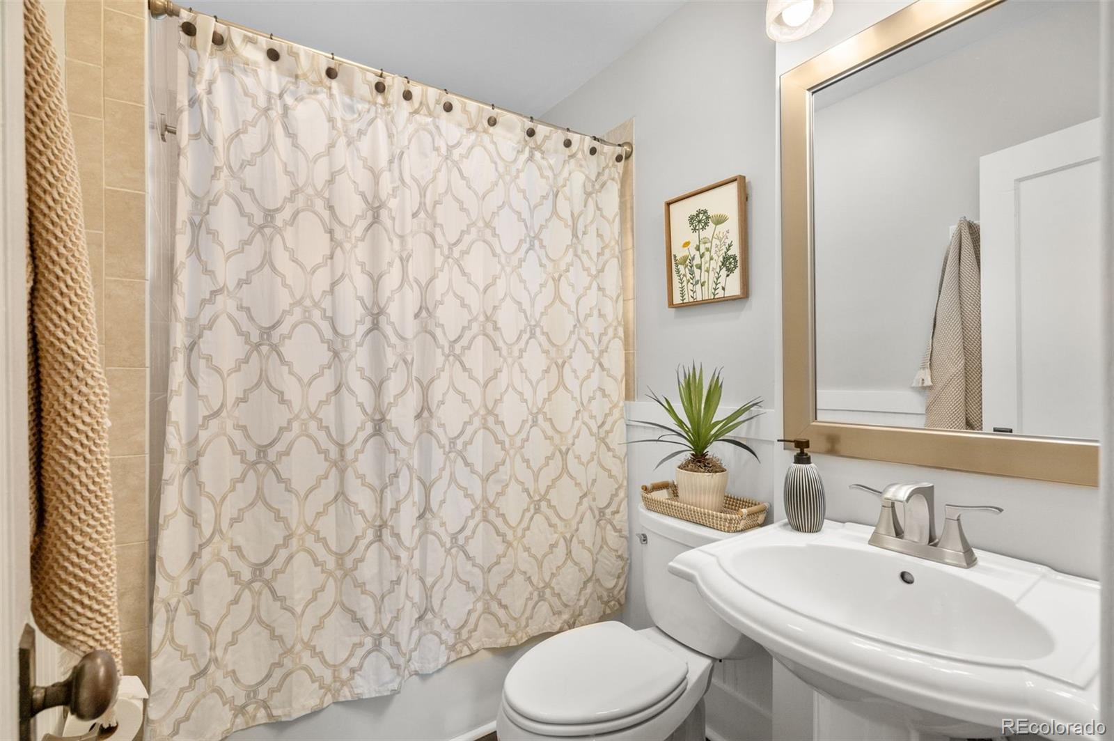MLS Image #19 for 2200 s corona street,denver, Colorado