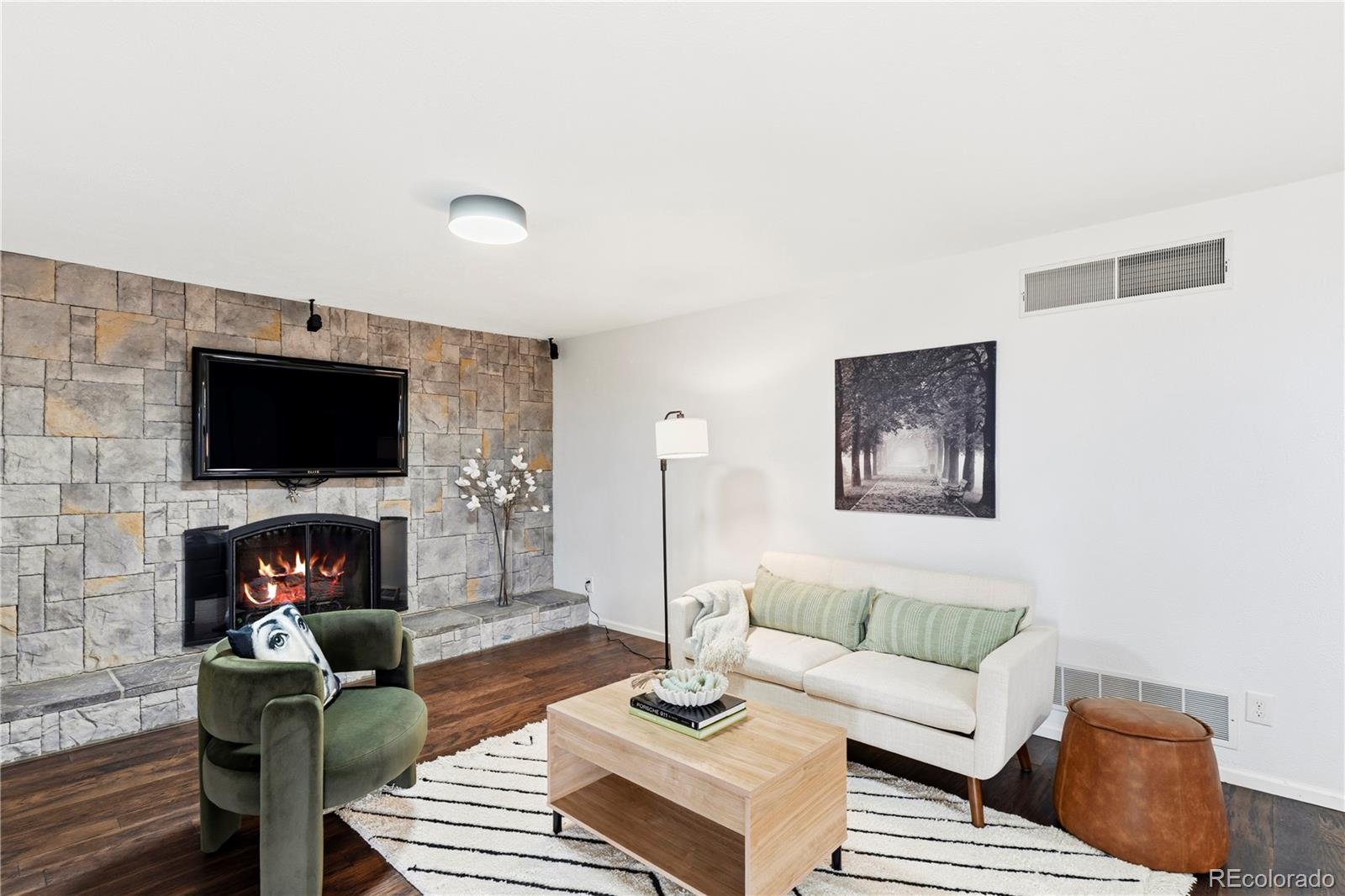 MLS Image #14 for 7063 e warren drive,denver, Colorado