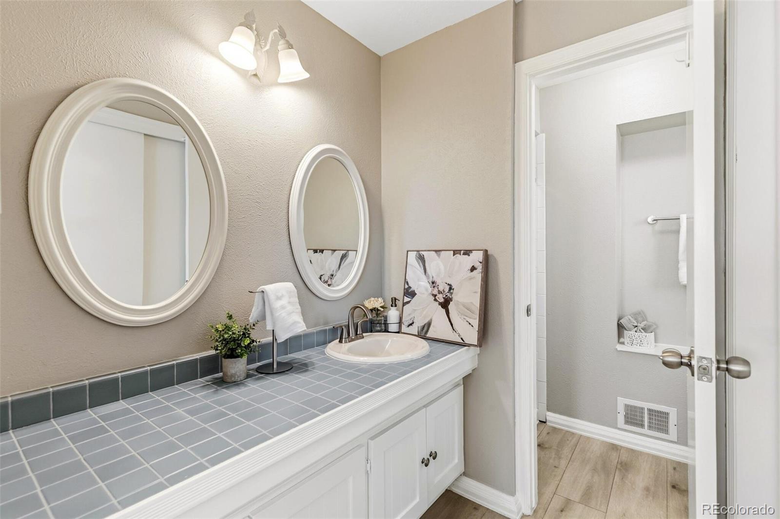MLS Image #12 for 824 s lewis street,lakewood, Colorado