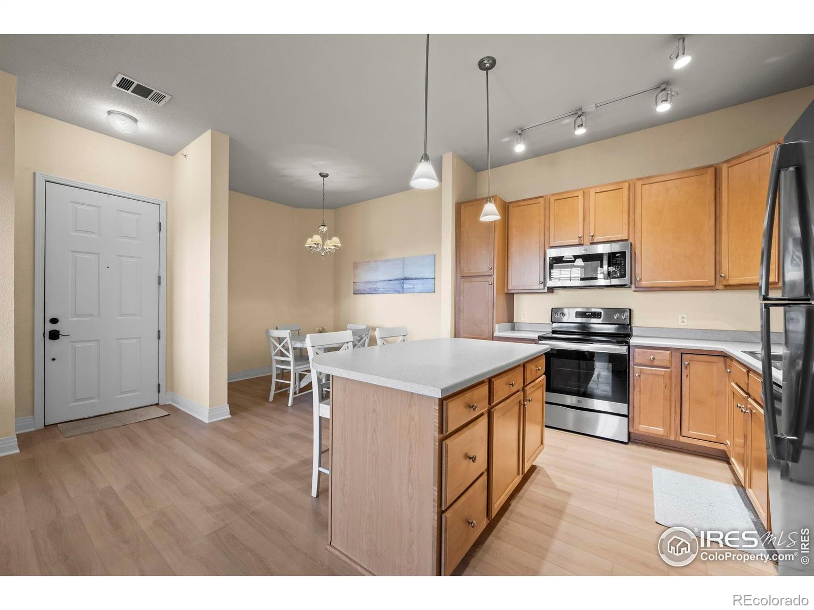 MLS Image #12 for 209  quebec street l,denver, Colorado