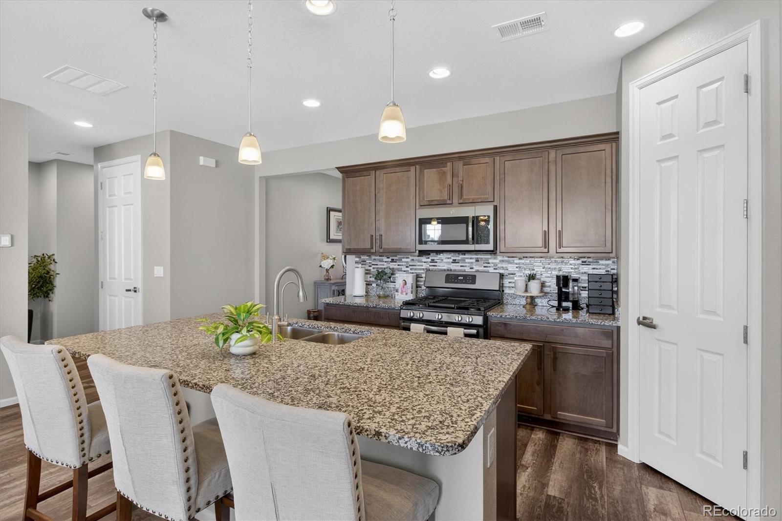 MLS Image #3 for 22350 e mansfield place,aurora, Colorado