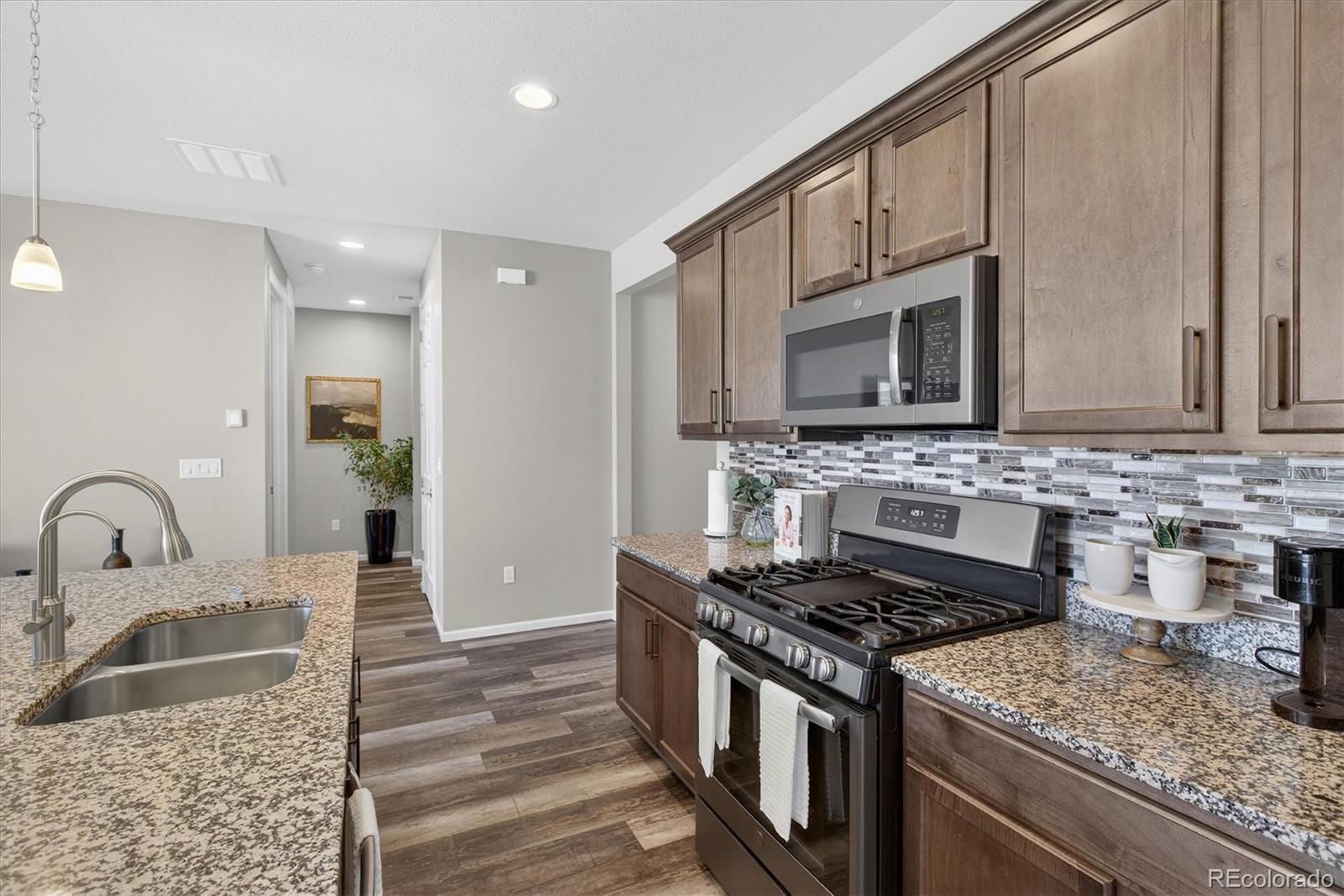 MLS Image #4 for 22350 e mansfield place,aurora, Colorado