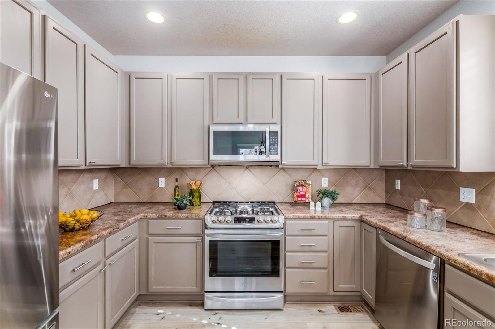 MLS Image #11 for 3694  glacier rim trail,broomfield, Colorado