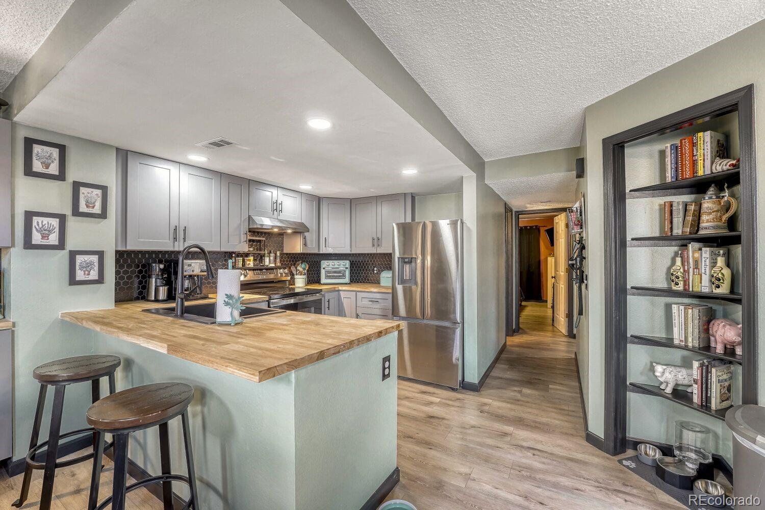 MLS Image #6 for 12483 e tennessee circle,aurora, Colorado