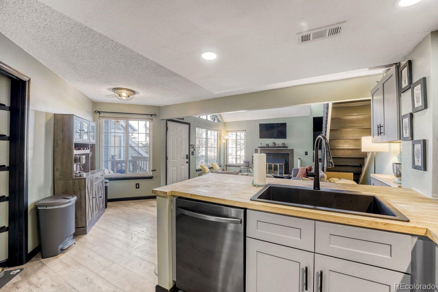 MLS Image #8 for 12483 e tennessee circle,aurora, Colorado