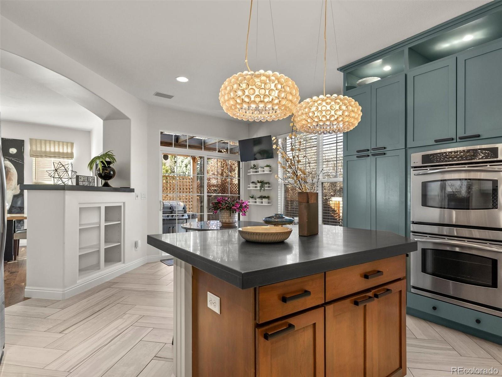 MLS Image #14 for 253  oneida court,denver, Colorado
