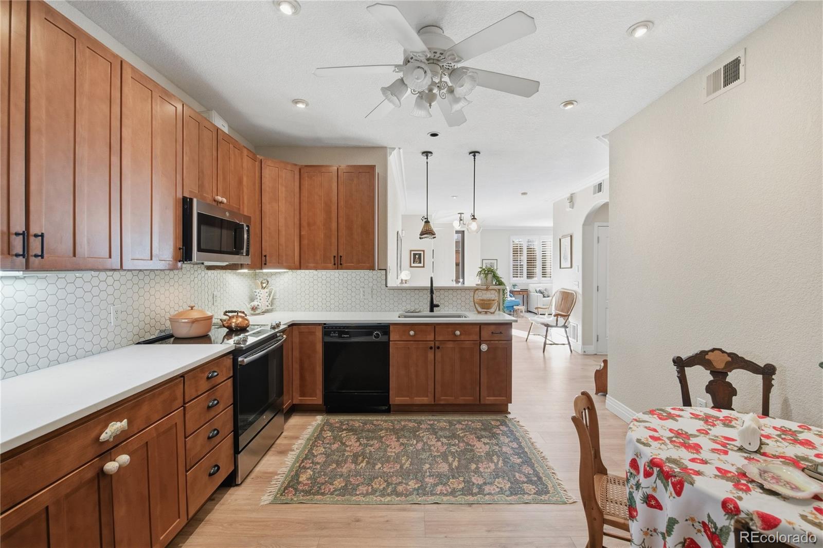 MLS Image #11 for 230  poplar street g,denver, Colorado