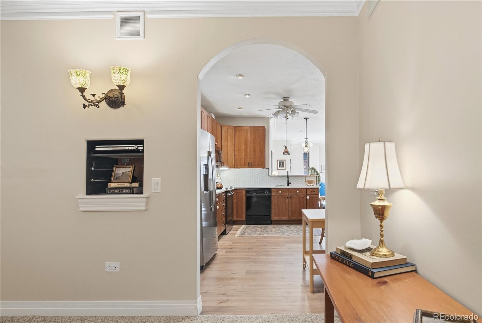 MLS Image #13 for 230  poplar street g,denver, Colorado
