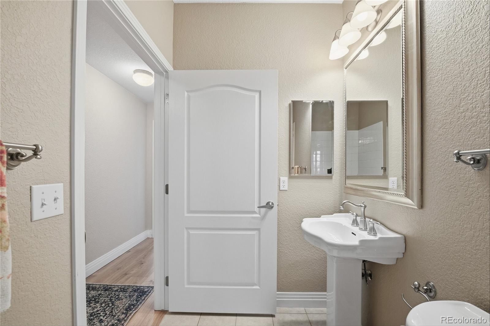 MLS Image #18 for 230  poplar street g,denver, Colorado