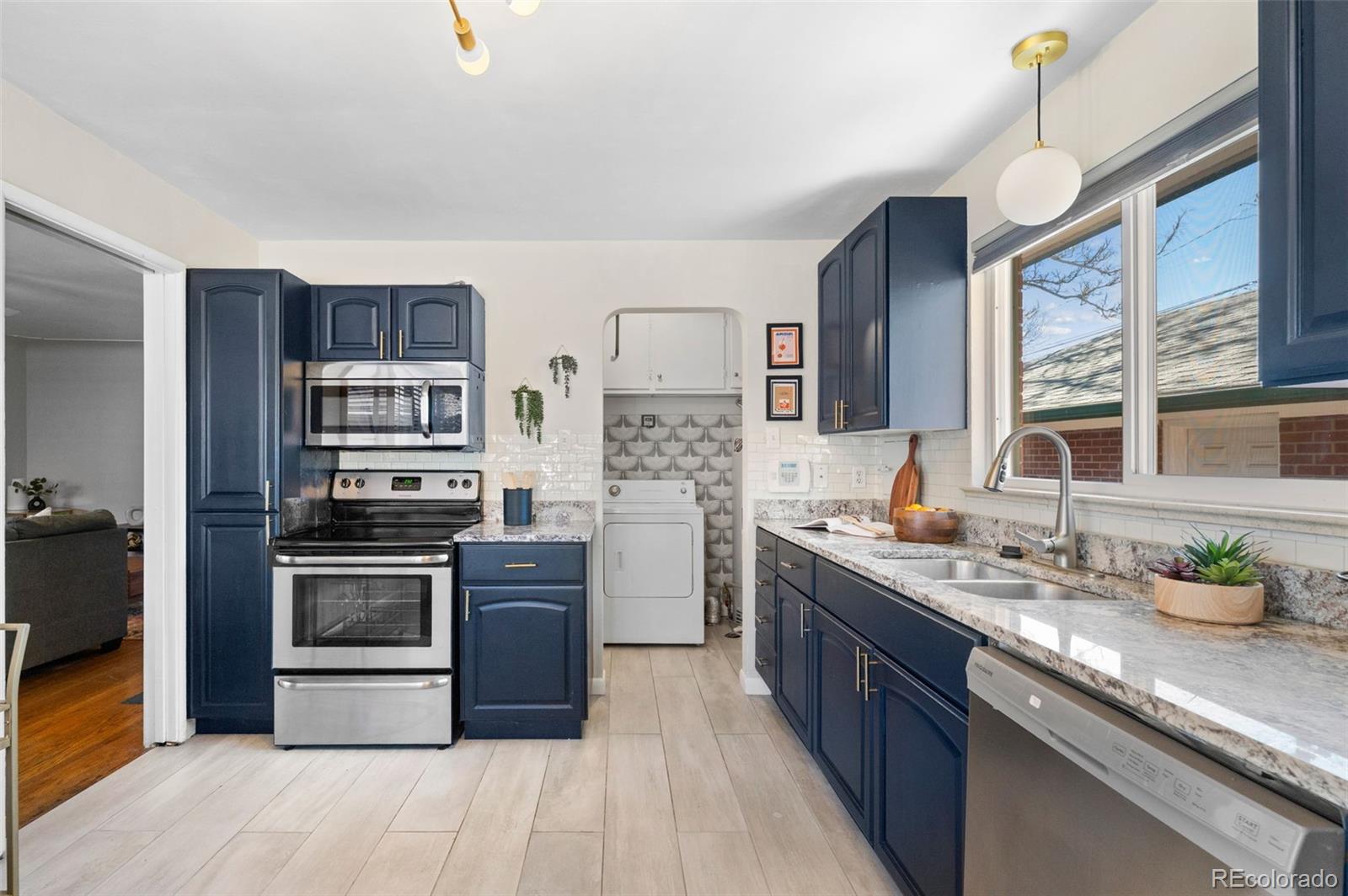 MLS Image #7 for 3653  forest street,denver, Colorado