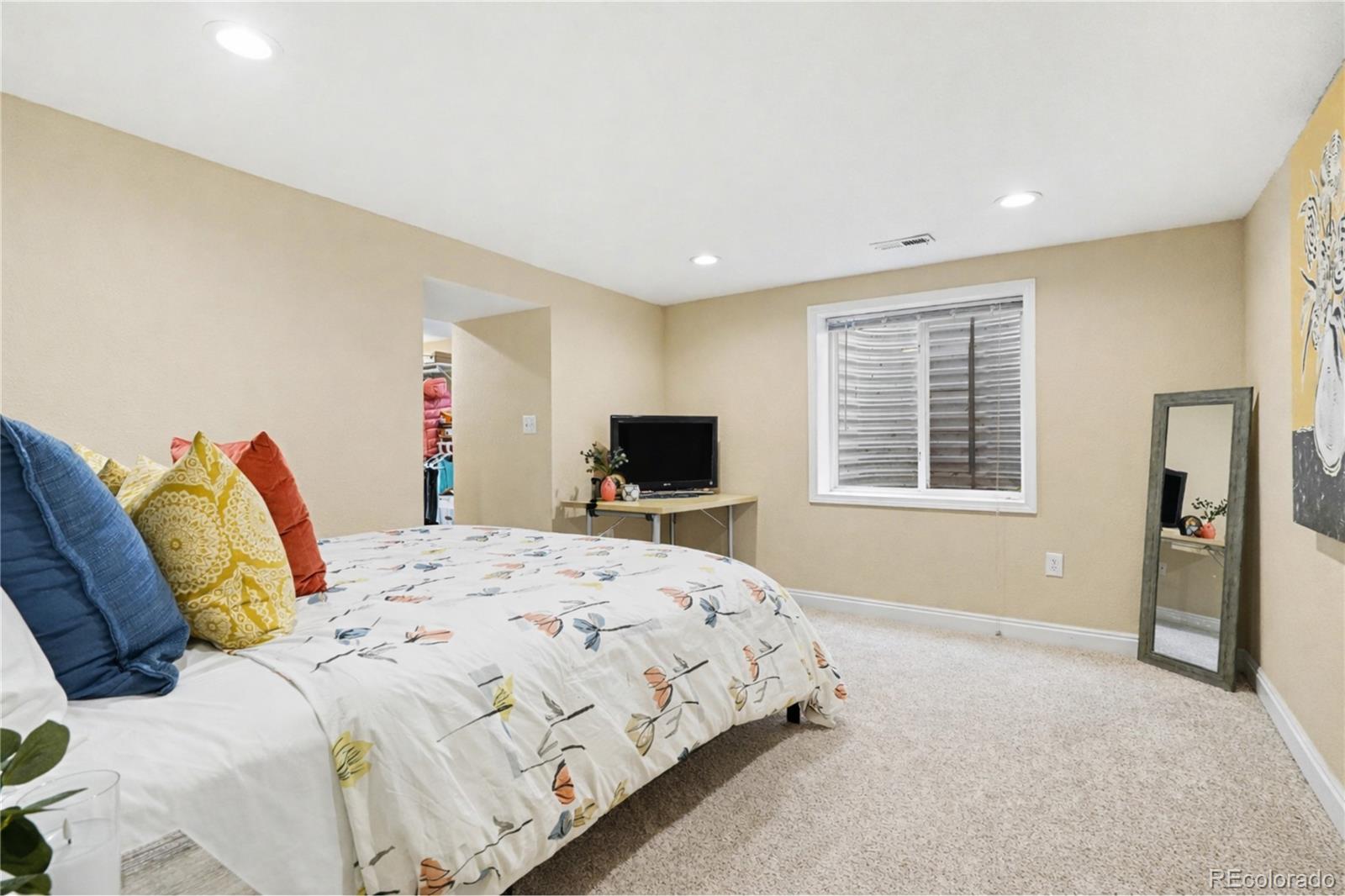 MLS Image #10 for 1843 s elm street,denver, Colorado
