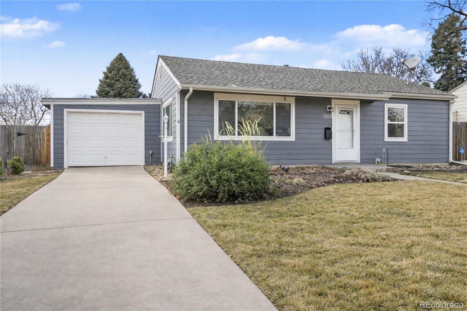 MLS Image #13 for 1843 s elm street,denver, Colorado
