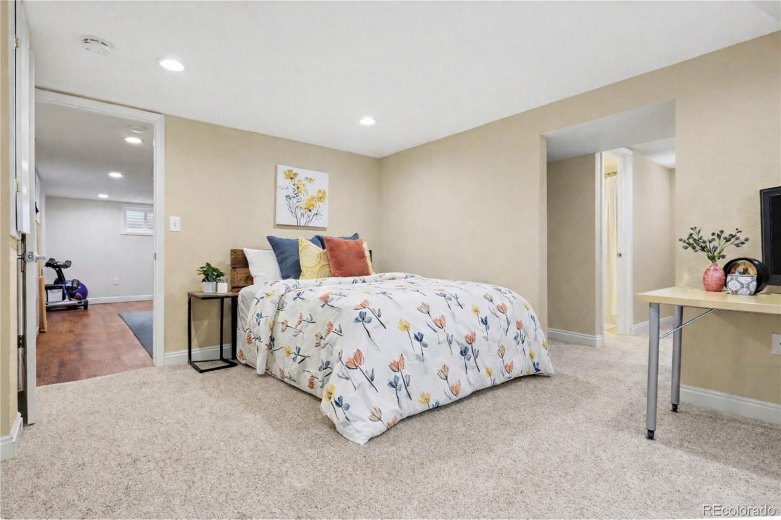MLS Image #9 for 1843 s elm street,denver, Colorado