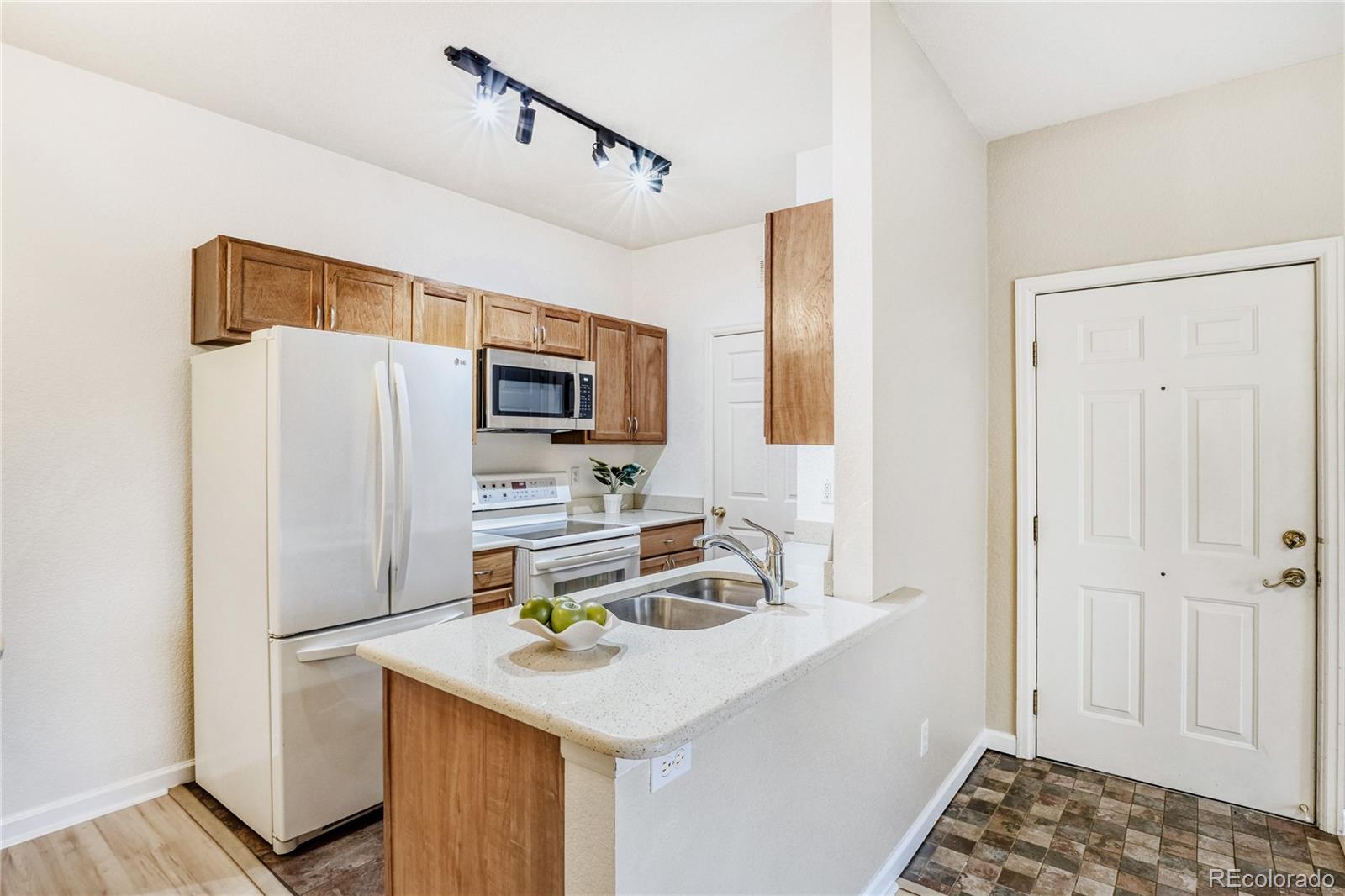 MLS Image #4 for 5633 e atlantic place 2a,denver, Colorado