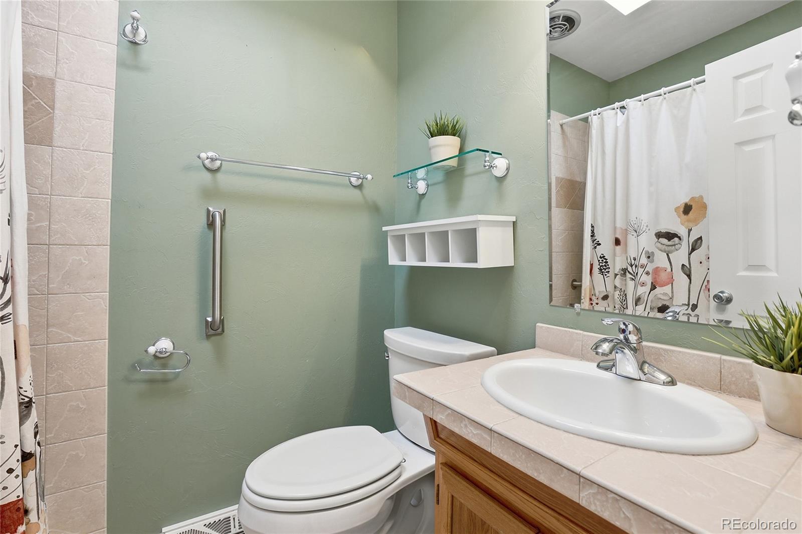 MLS Image #14 for 1703 s ivy street,denver, Colorado