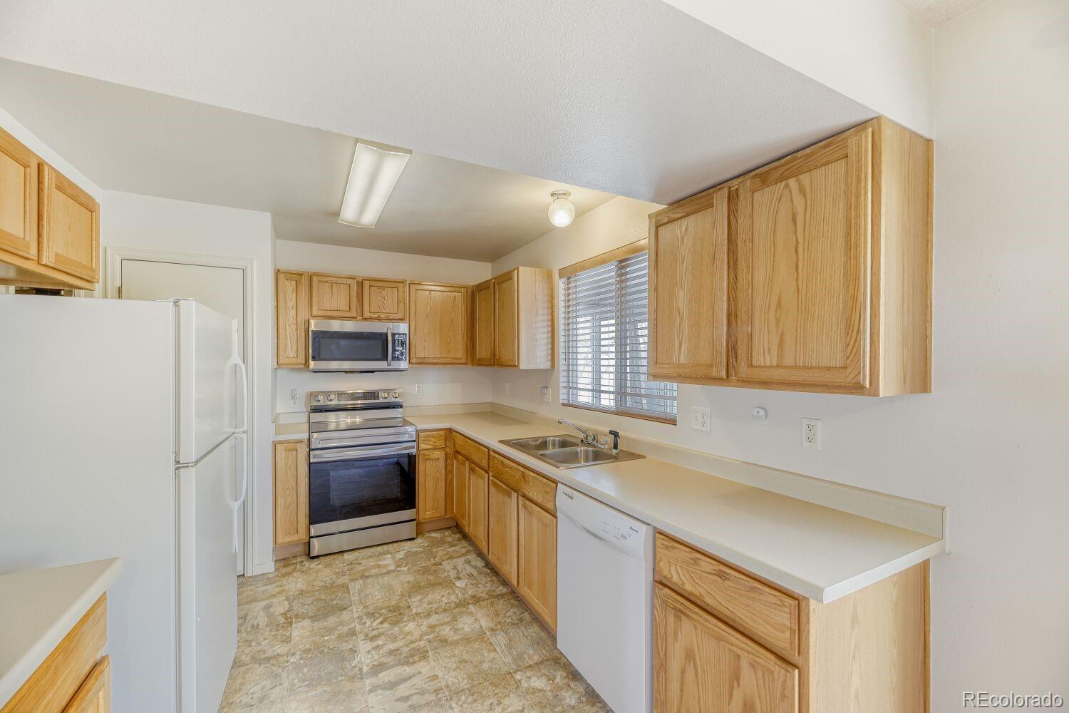 MLS Image #10 for 5093  helena court,denver, Colorado