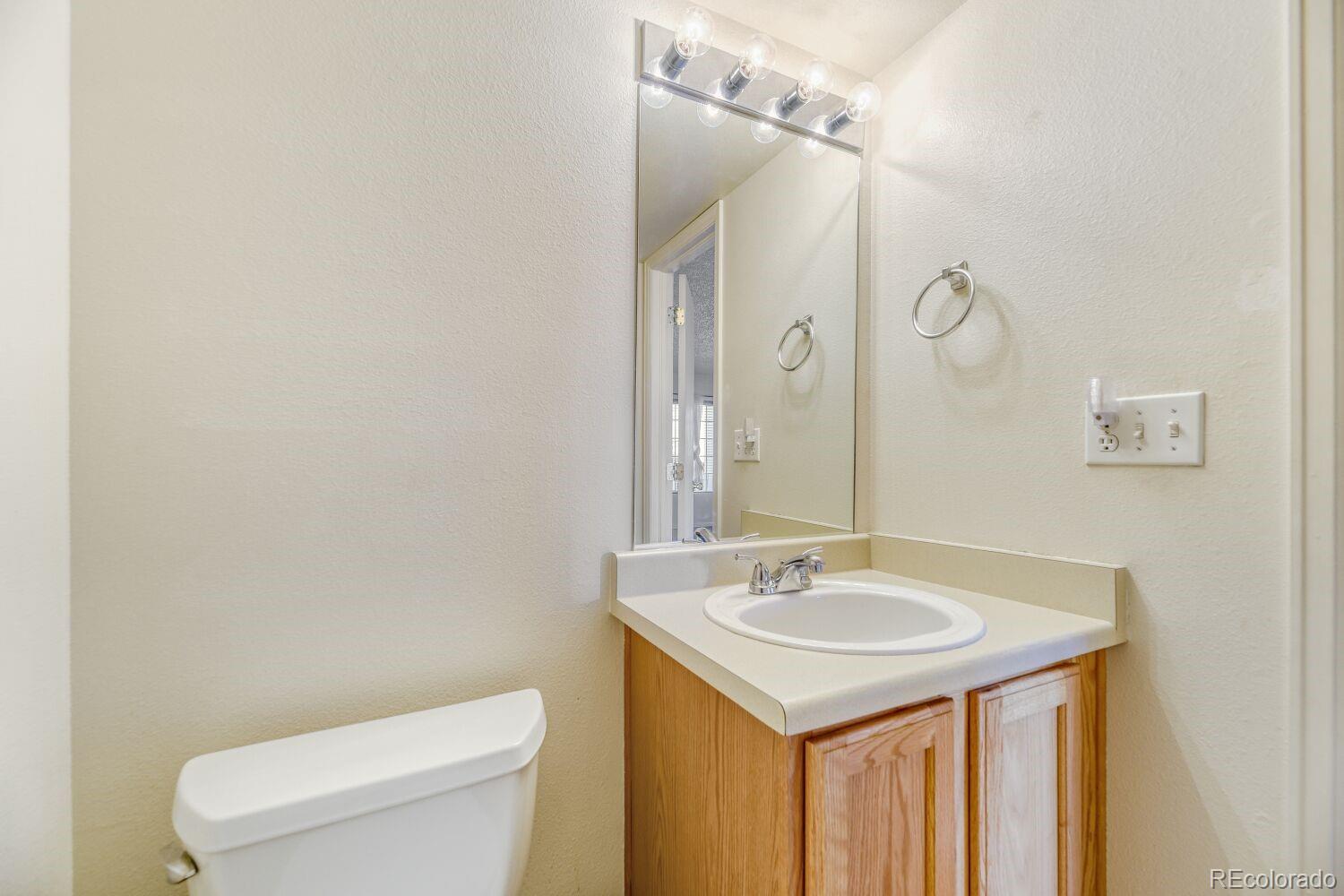 MLS Image #13 for 5093  helena court,denver, Colorado