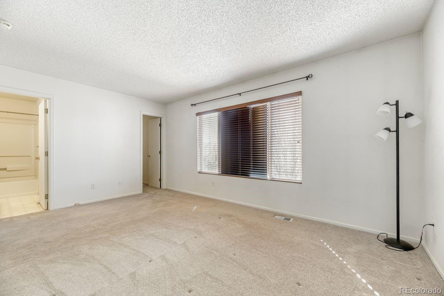 MLS Image #14 for 5093  helena court,denver, Colorado