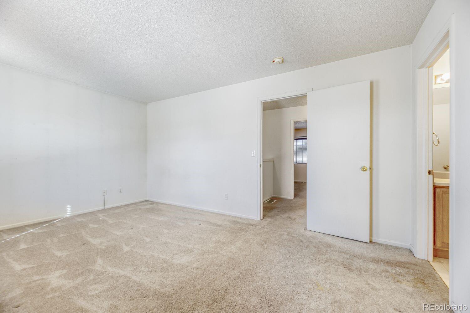 MLS Image #15 for 5093  helena court,denver, Colorado