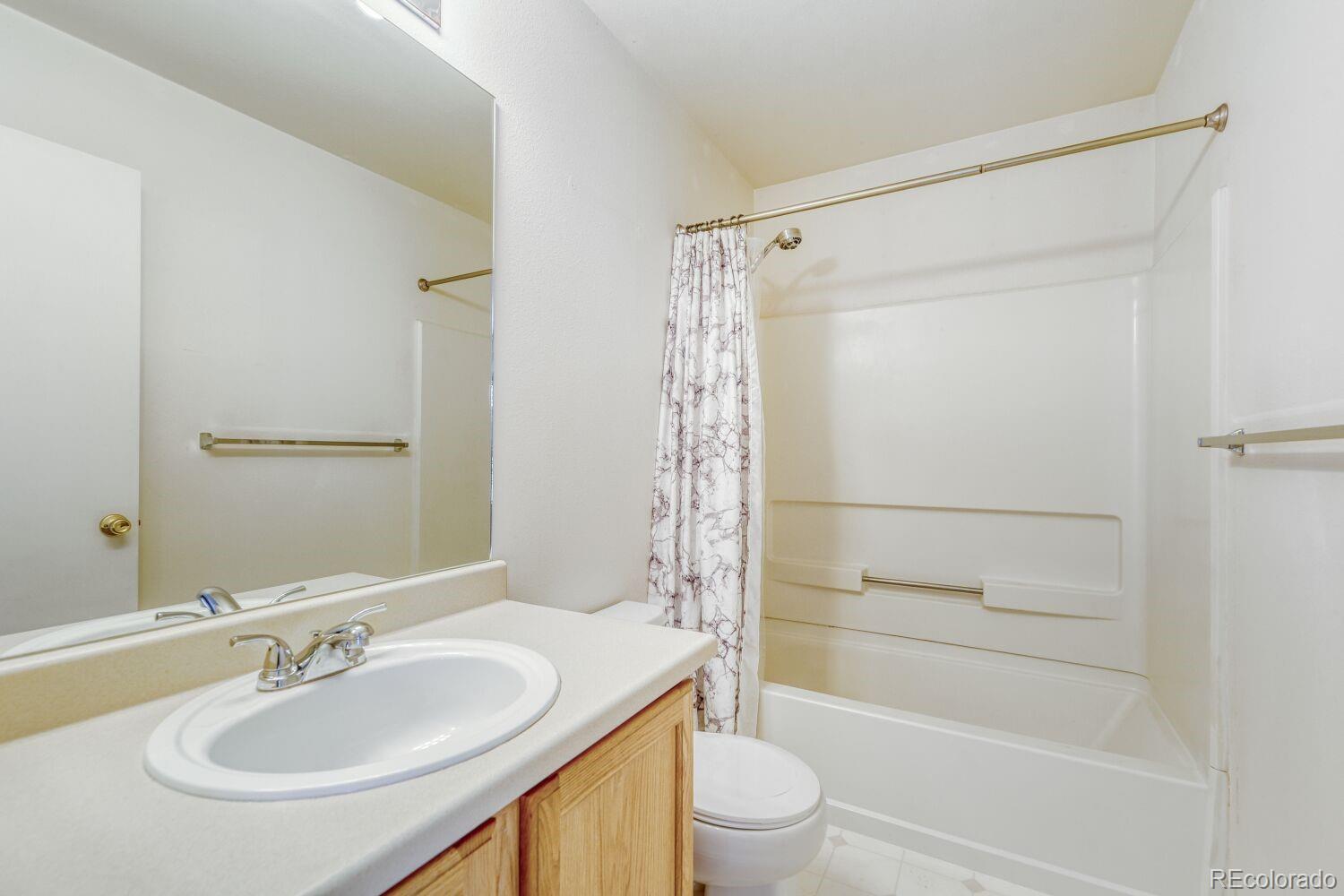 MLS Image #18 for 5093  helena court,denver, Colorado
