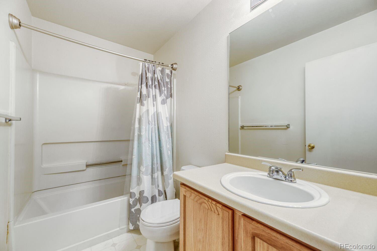 MLS Image #20 for 5093  helena court,denver, Colorado