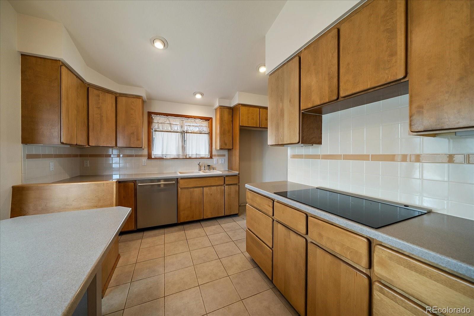 MLS Image #8 for 3007 s xanthia street,denver, Colorado