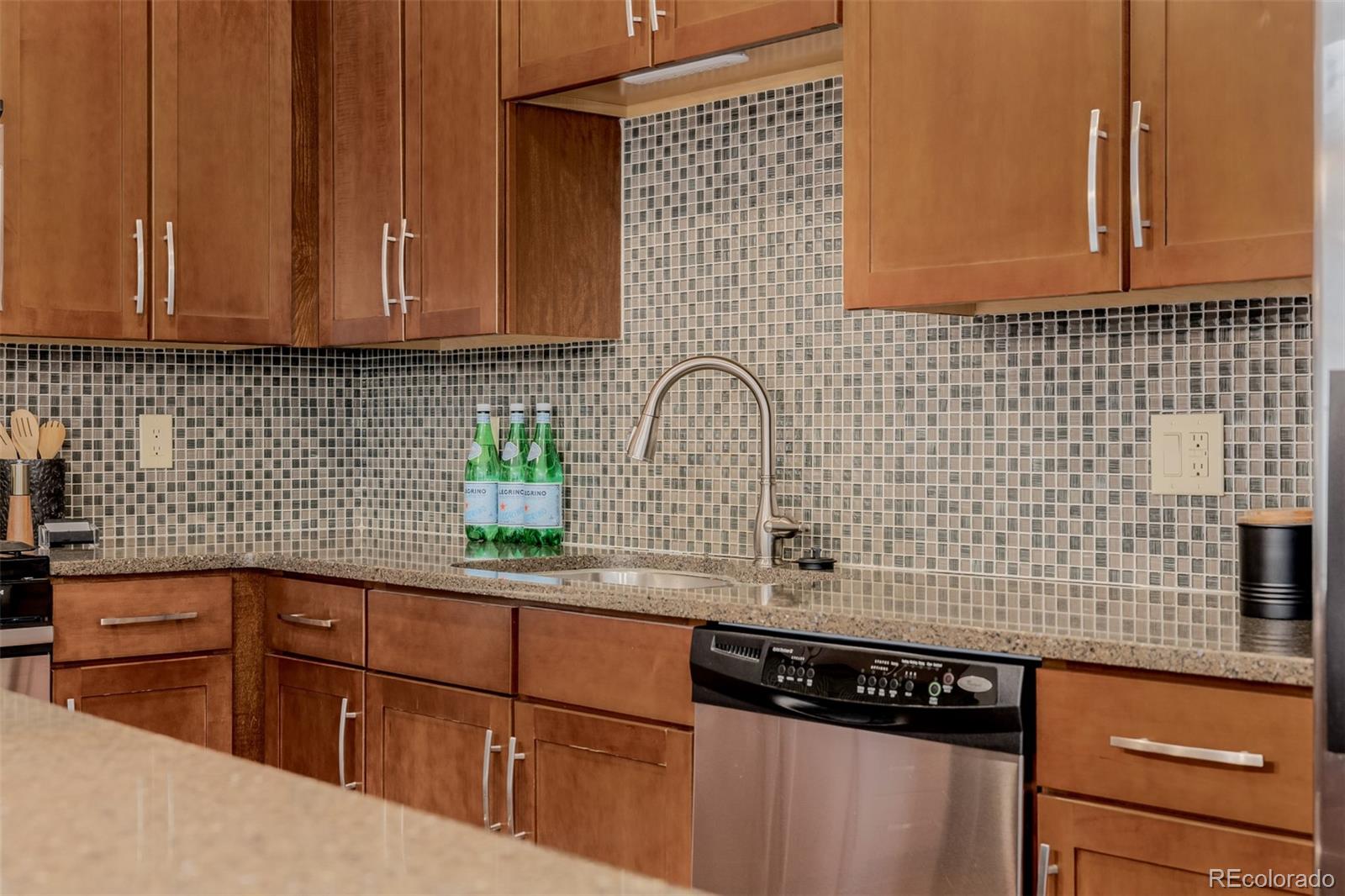MLS Image #10 for 8165 e lowry boulevard 209,denver, Colorado