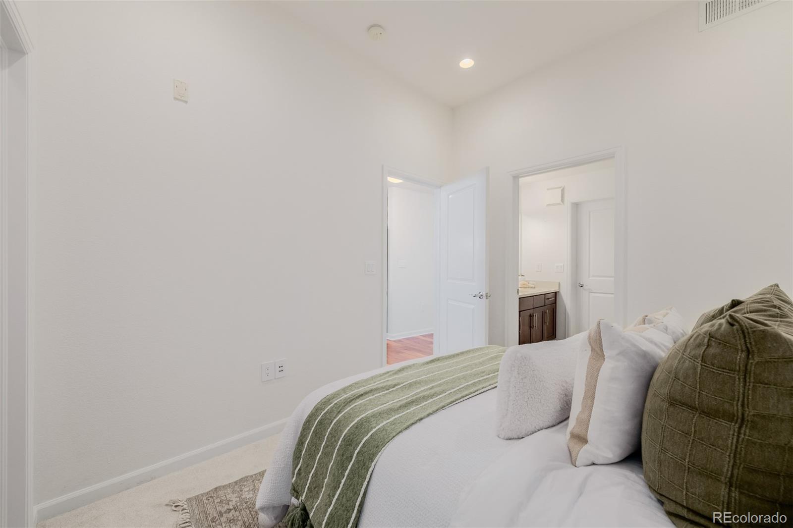 MLS Image #23 for 8165 e lowry boulevard 209,denver, Colorado