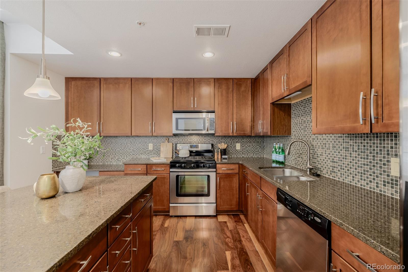 MLS Image #9 for 8165 e lowry boulevard 209,denver, Colorado