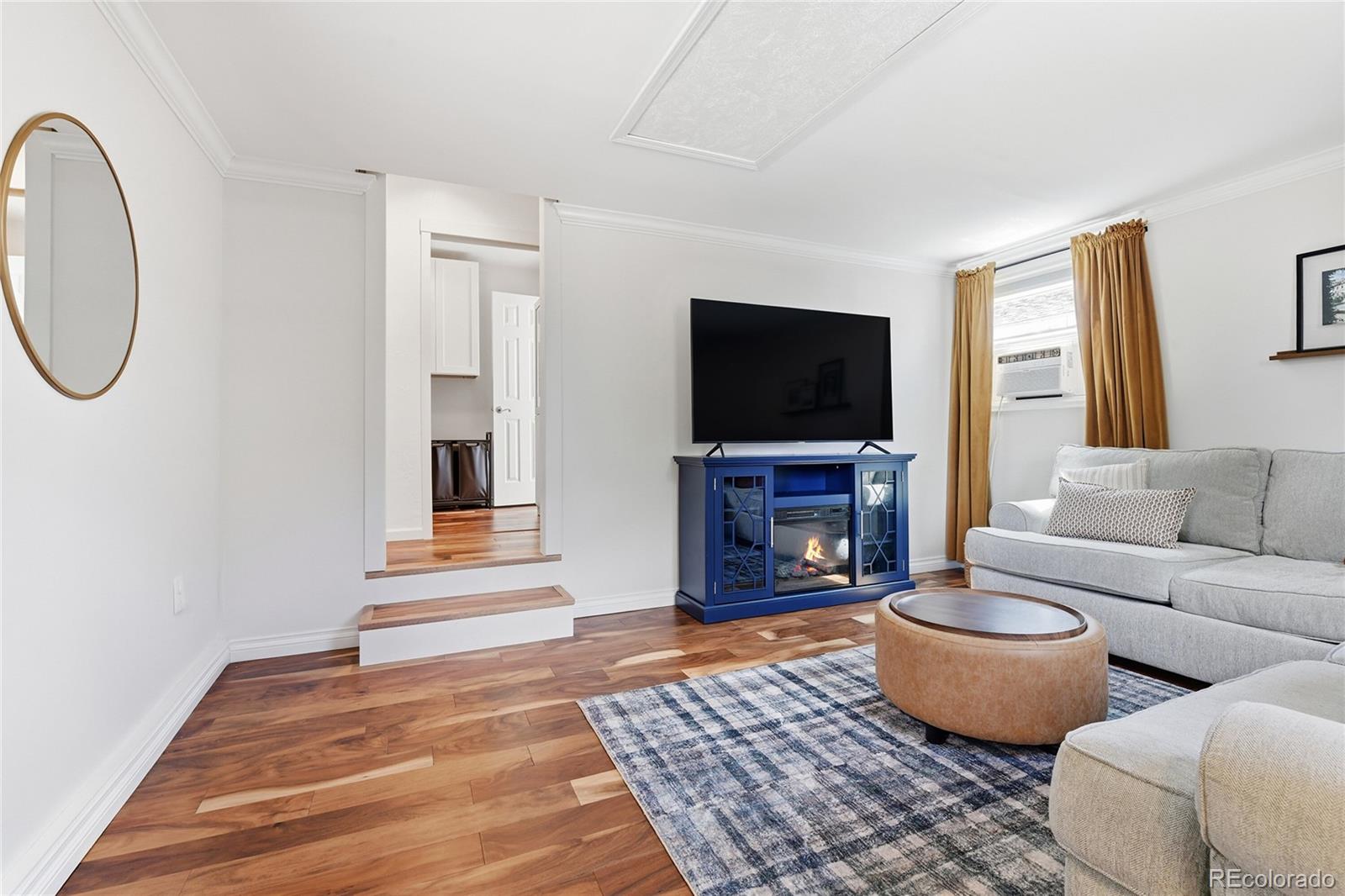 MLS Image #12 for 955 s dale court,denver, Colorado