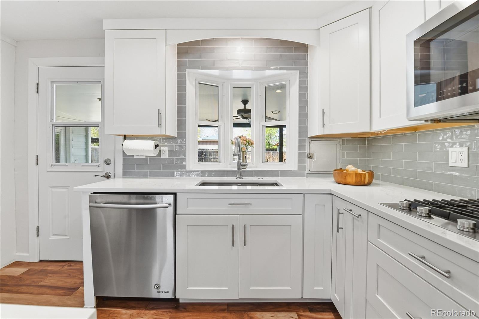 MLS Image #5 for 955 s dale court,denver, Colorado