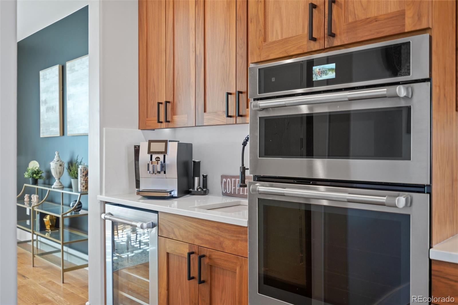 MLS Image #11 for 946 s fulton street,denver, Colorado