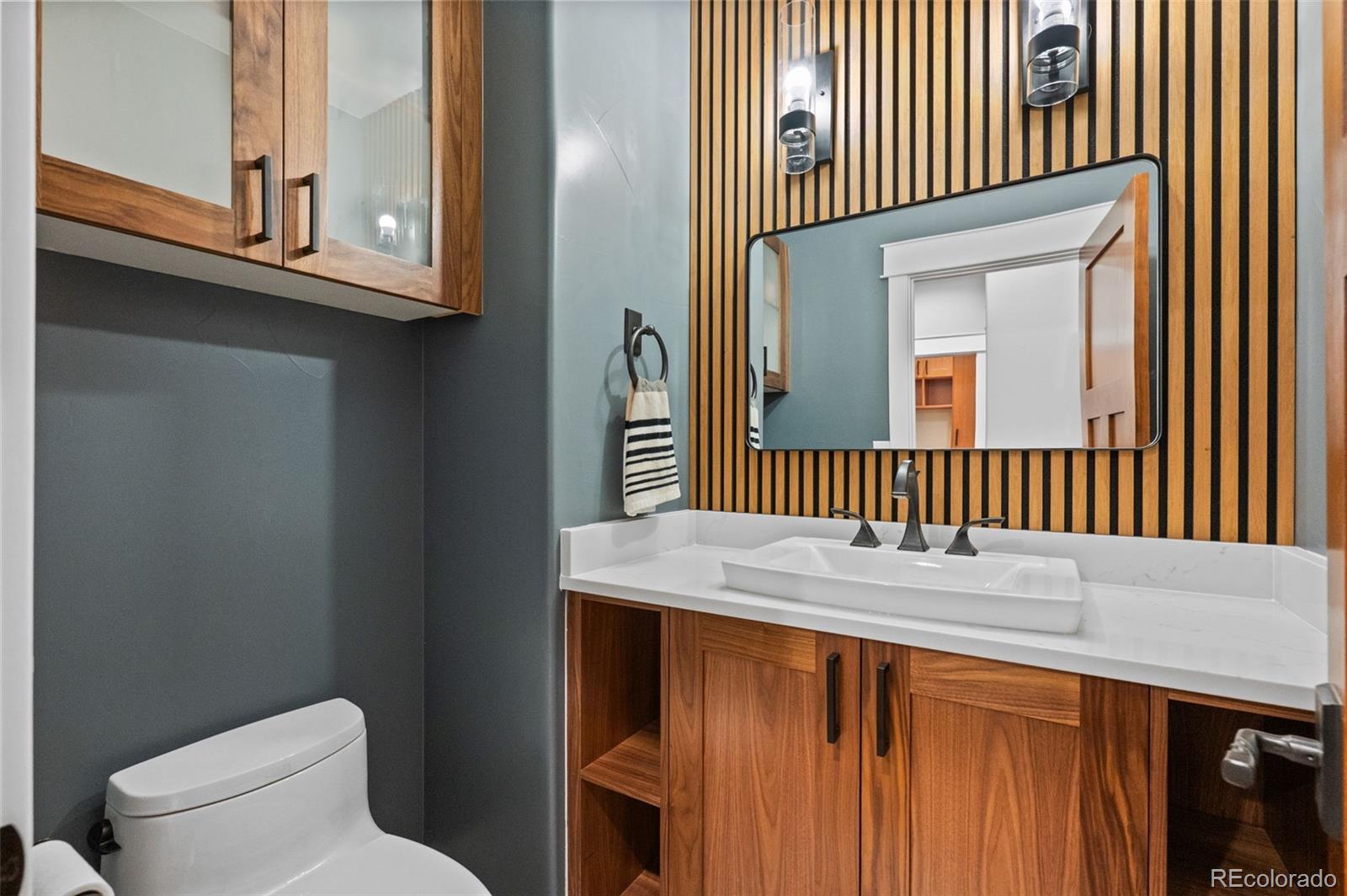 MLS Image #18 for 946 s fulton street,denver, Colorado