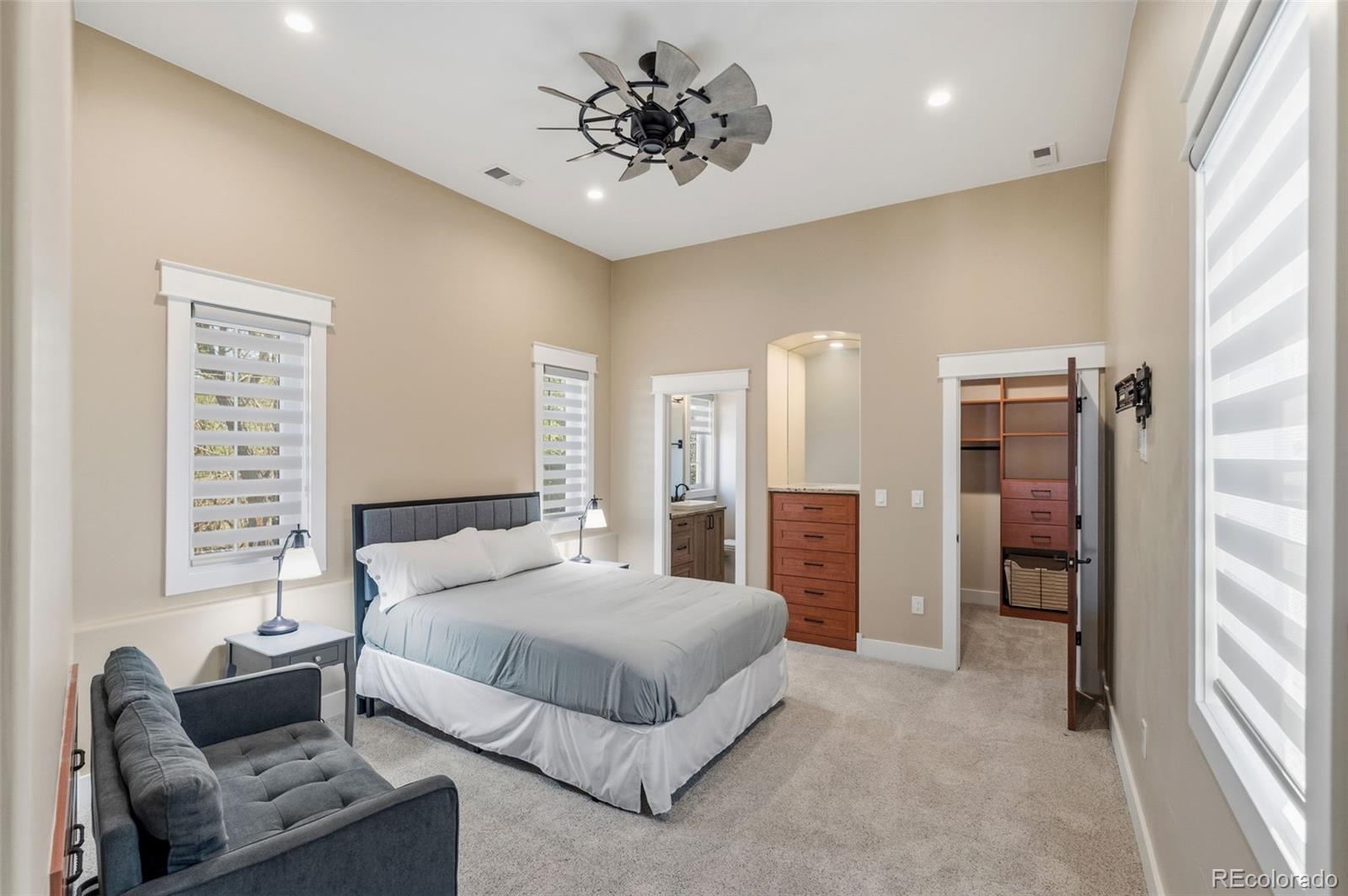 MLS Image #27 for 946 s fulton street,denver, Colorado