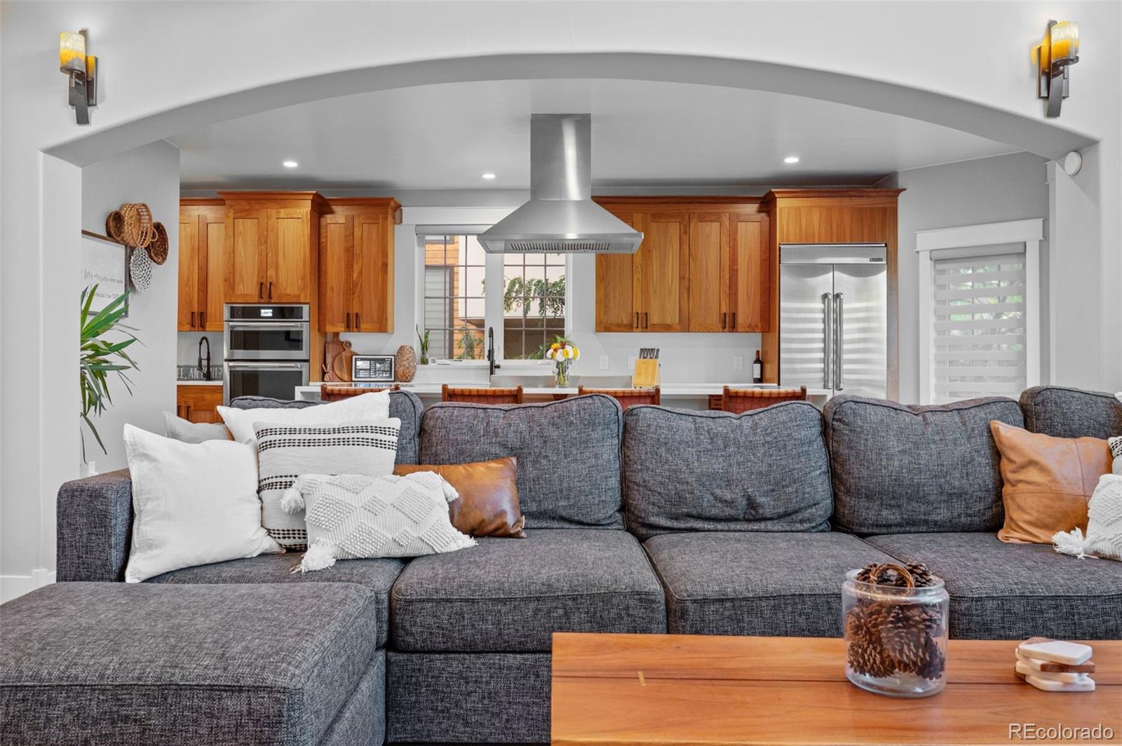 MLS Image #7 for 946 s fulton street,denver, Colorado