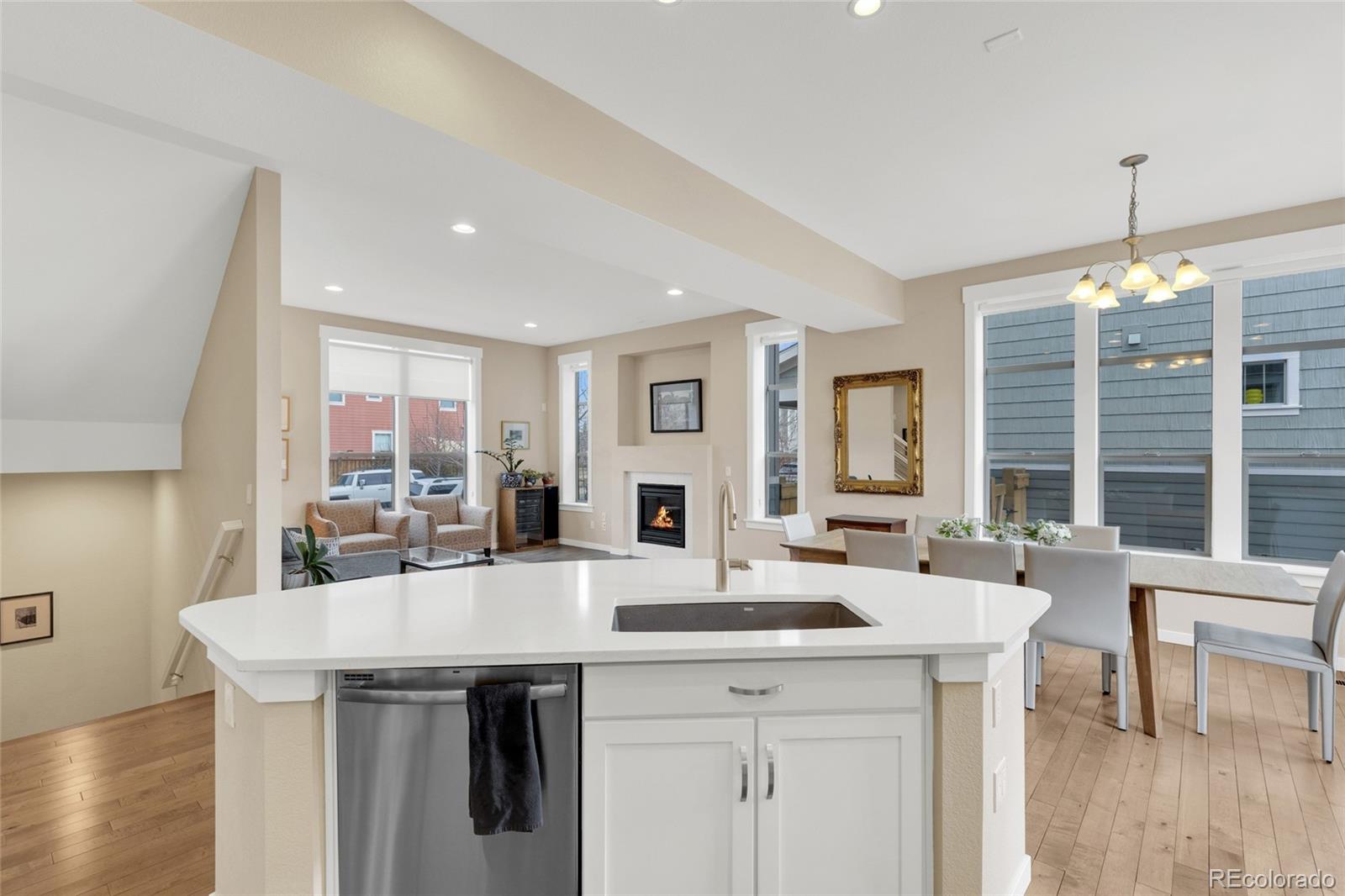 MLS Image #15 for 4987  akron street,denver, Colorado