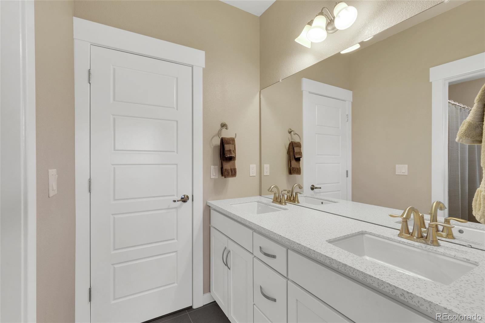 MLS Image #30 for 4987  akron street,denver, Colorado