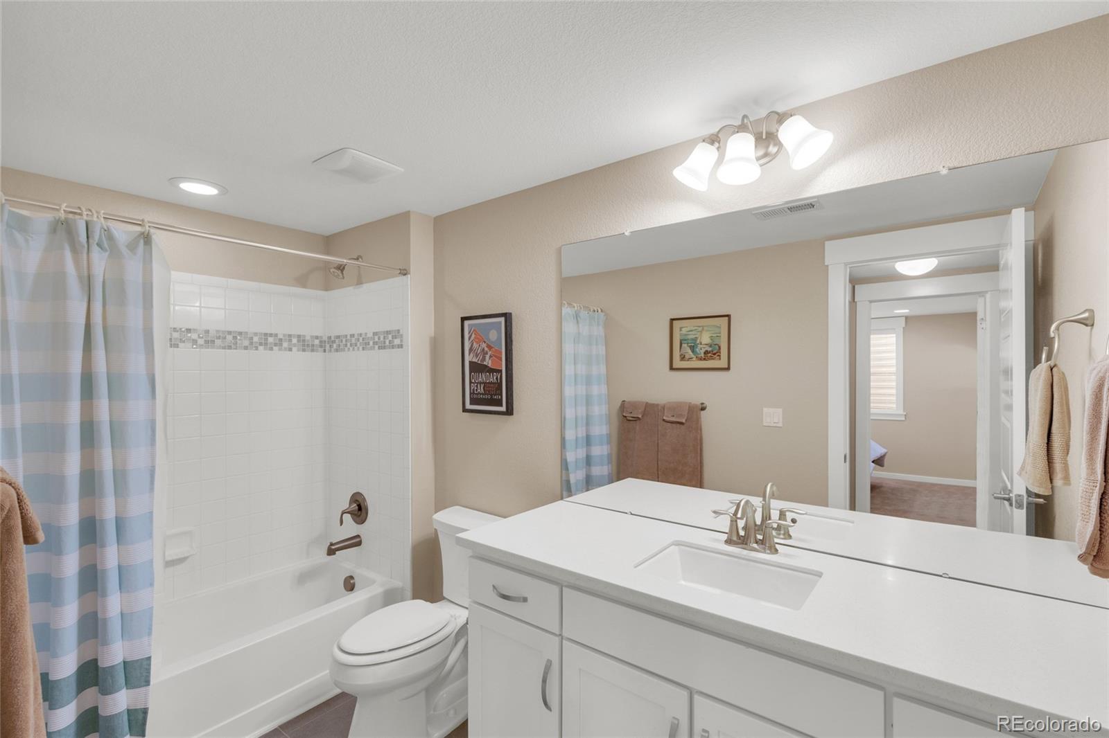 MLS Image #38 for 4987  akron street,denver, Colorado