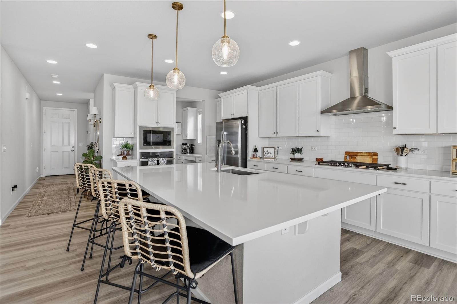 MLS Image #10 for 166 s waterloo street,aurora, Colorado
