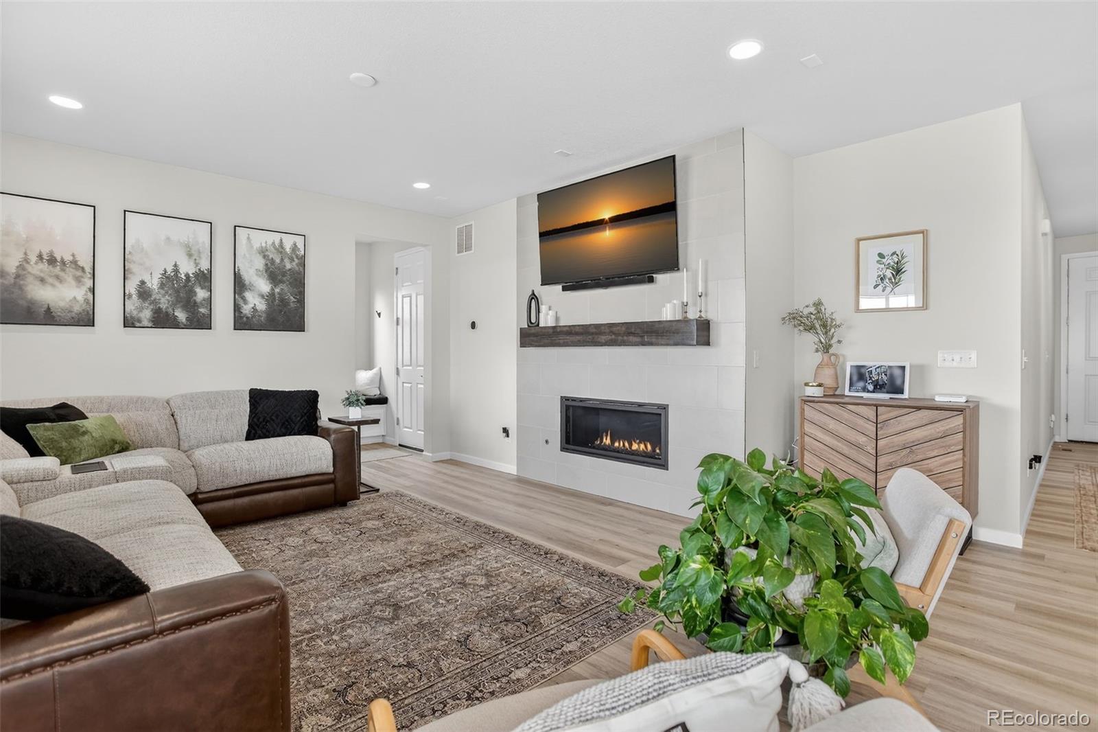 MLS Image #19 for 166 s waterloo street,aurora, Colorado