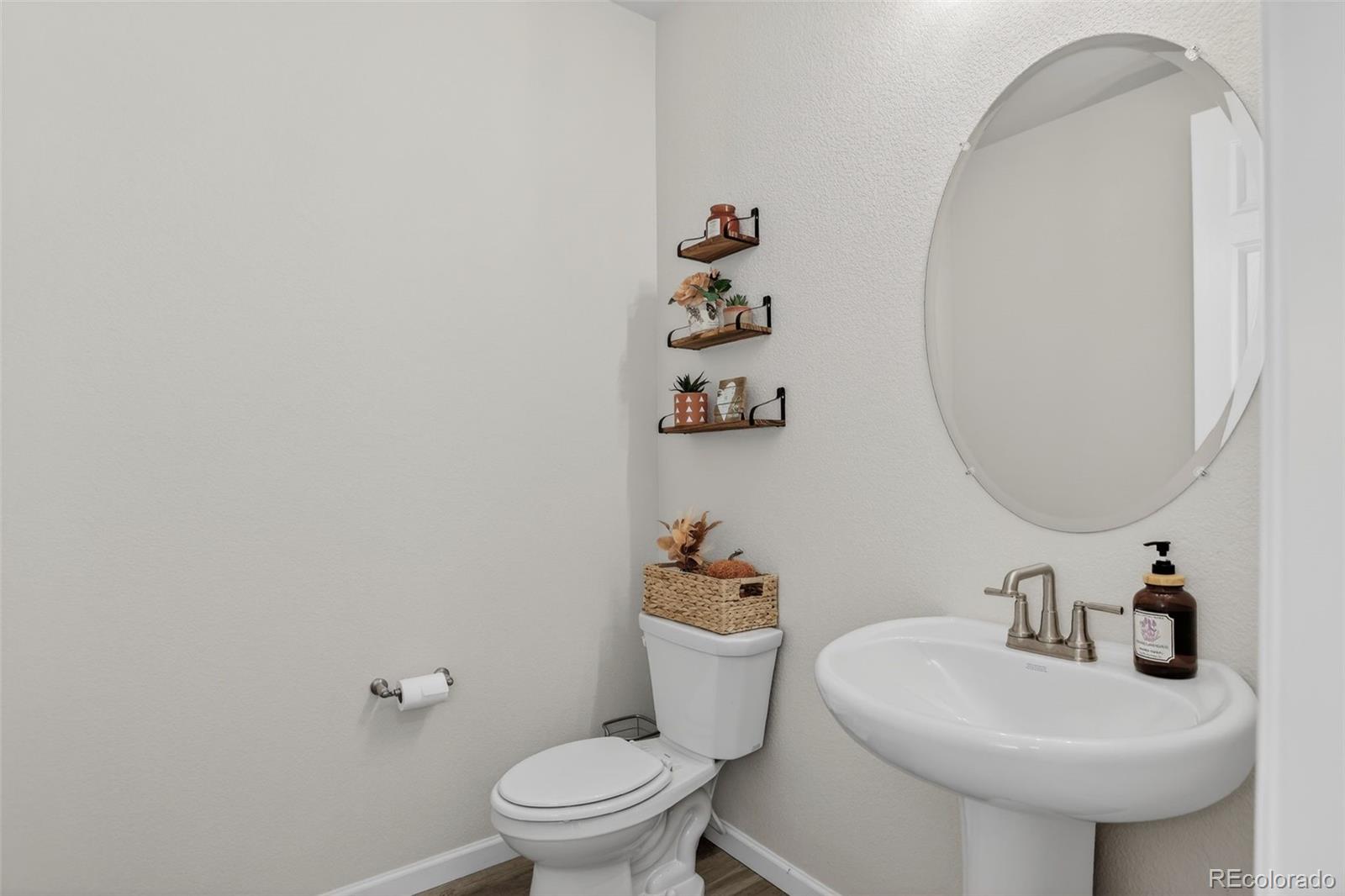 MLS Image #23 for 166 s waterloo street,aurora, Colorado