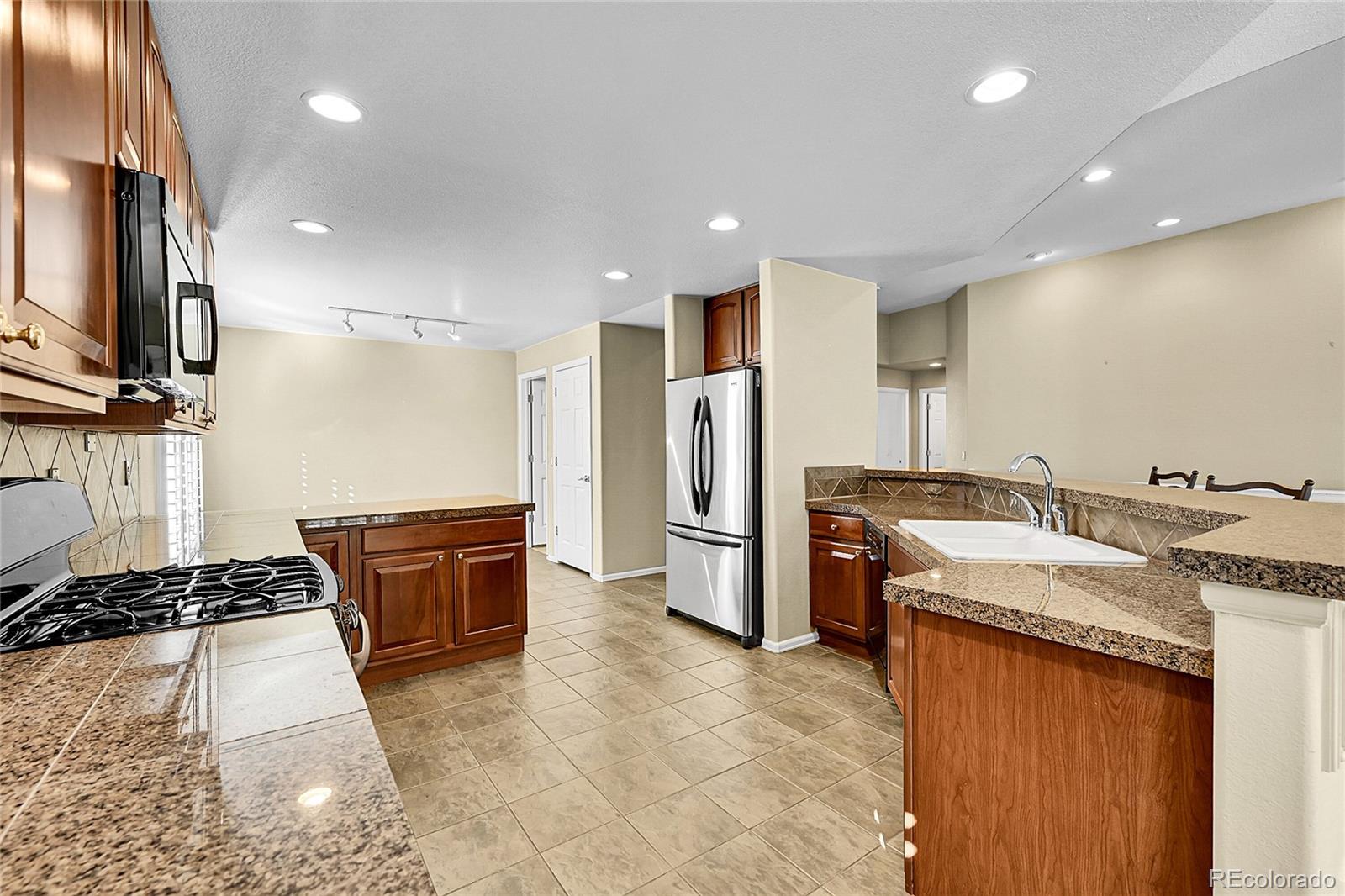 MLS Image #13 for 22422 e alder drive,aurora, Colorado