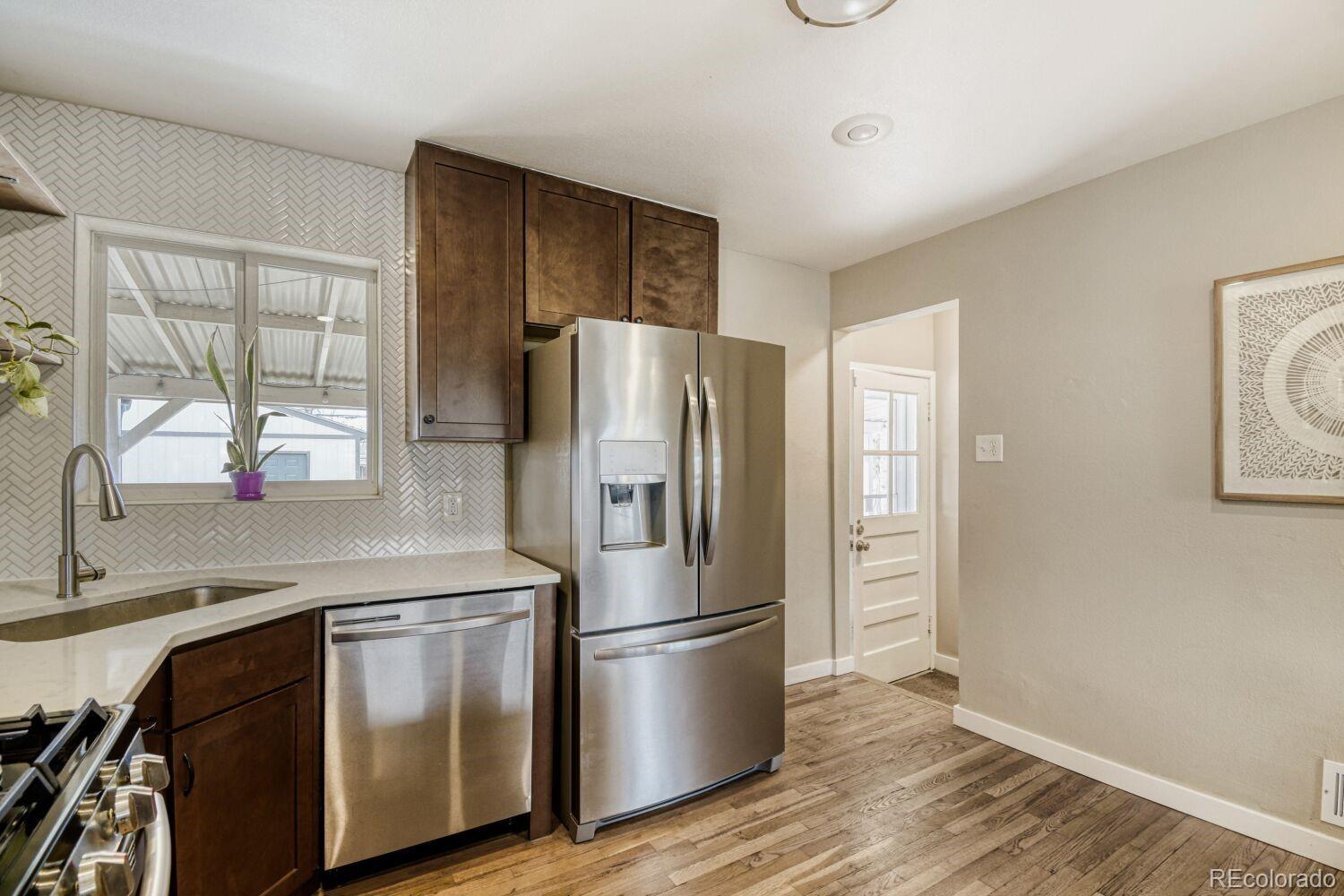 MLS Image #5 for 3575  ivanhoe street,denver, Colorado