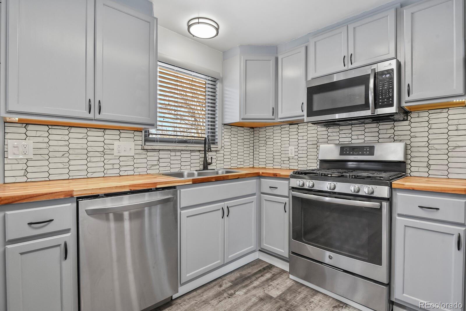 MLS Image #10 for 822  wolff street,denver, Colorado