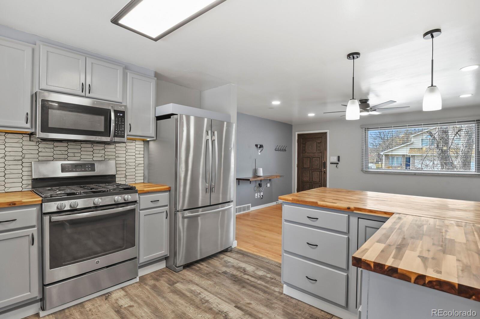 MLS Image #11 for 822  wolff street,denver, Colorado