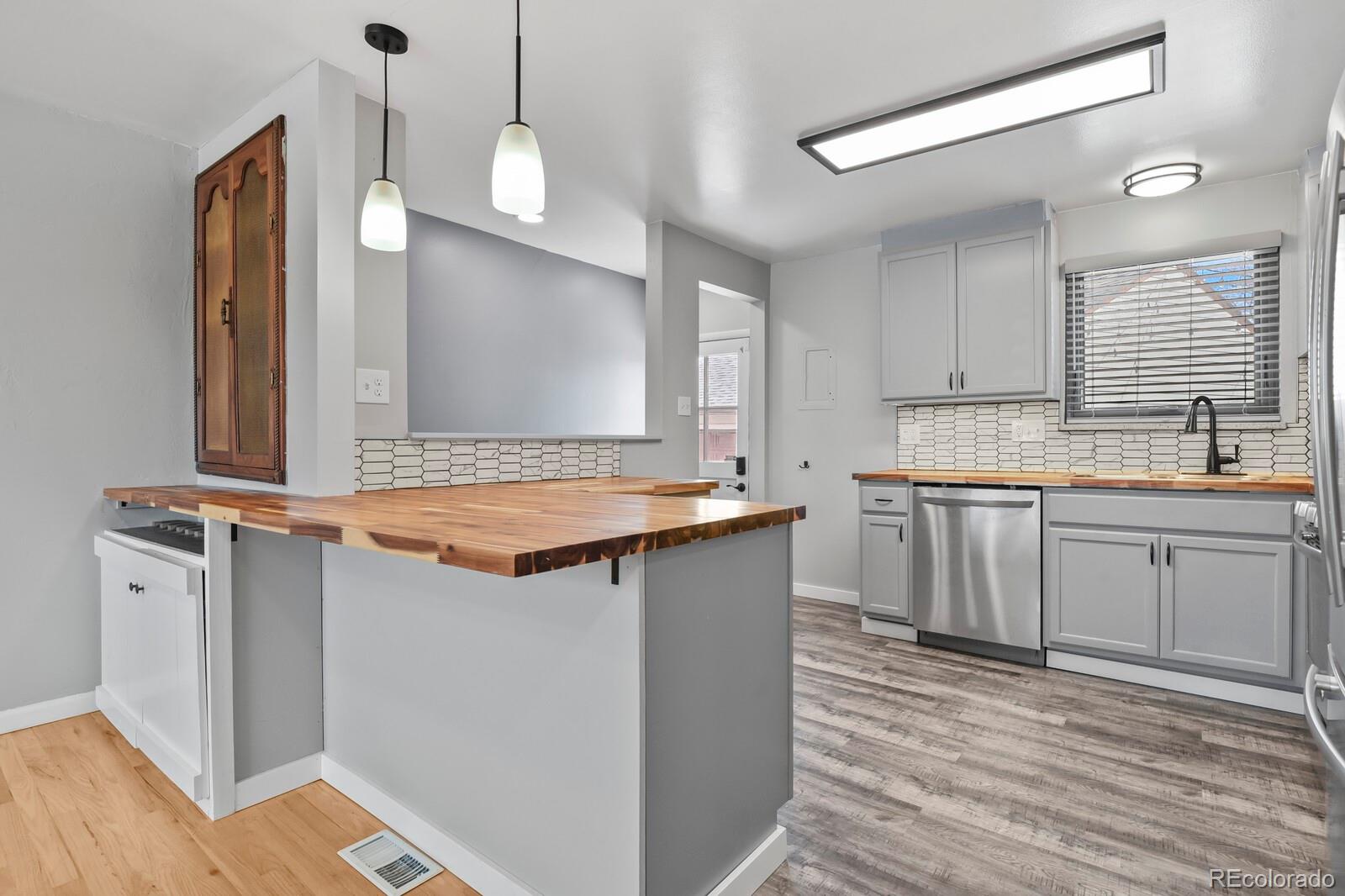 MLS Image #7 for 822  wolff street,denver, Colorado