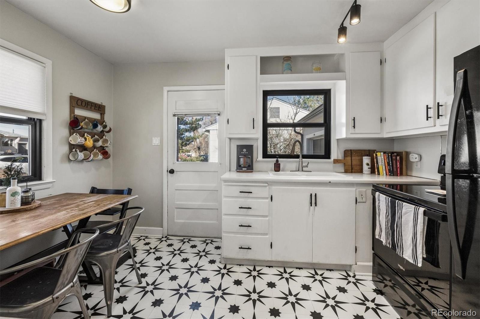 MLS Image #5 for 4640 s cherokee street,englewood, Colorado