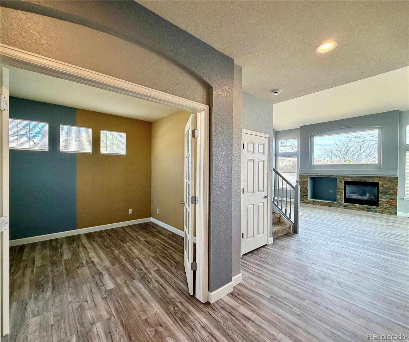 MLS Image #4 for 20532 e lake circle,centennial, Colorado