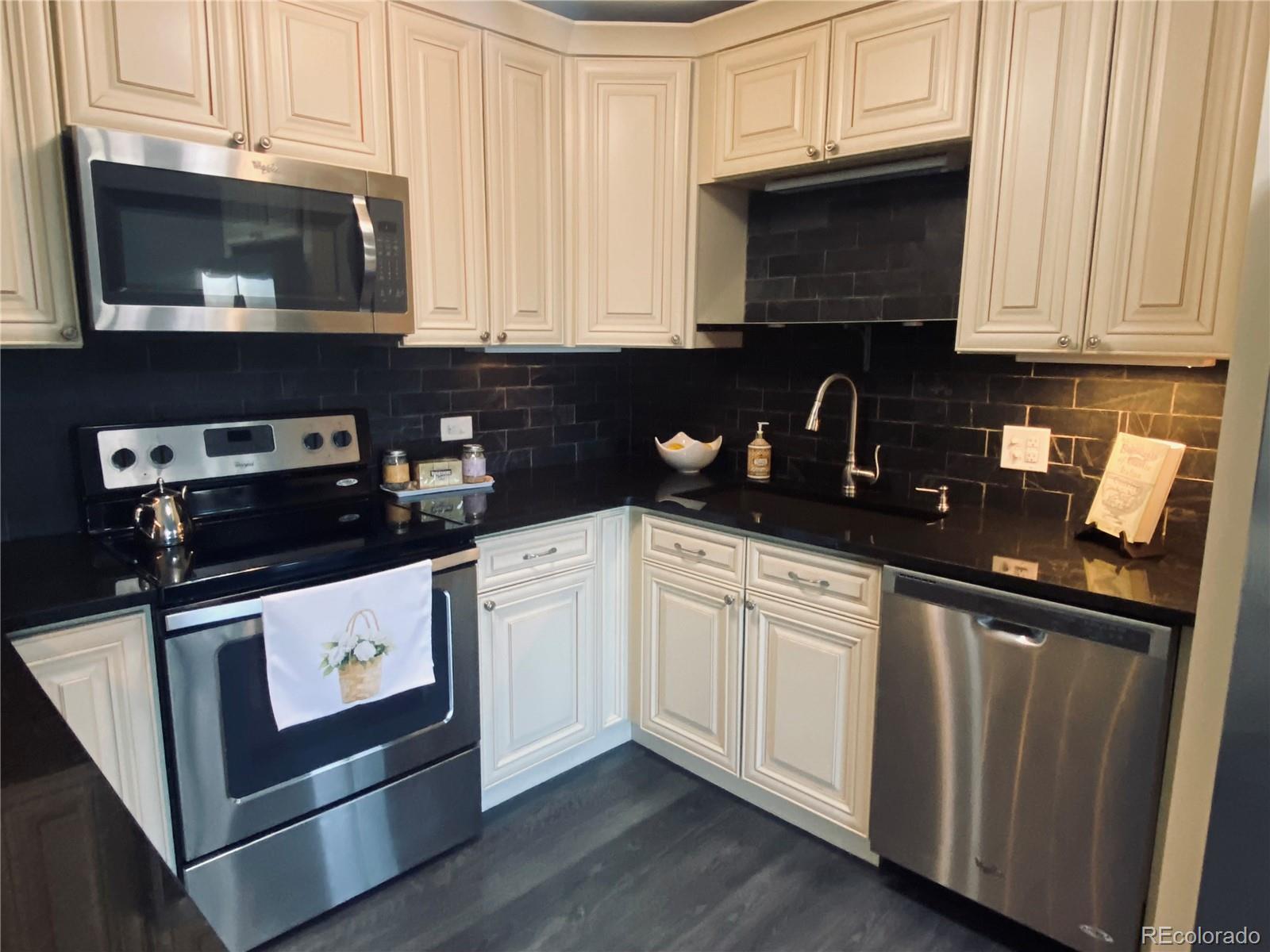 MLS Image #2 for 650 s alton way 10c,denver, Colorado
