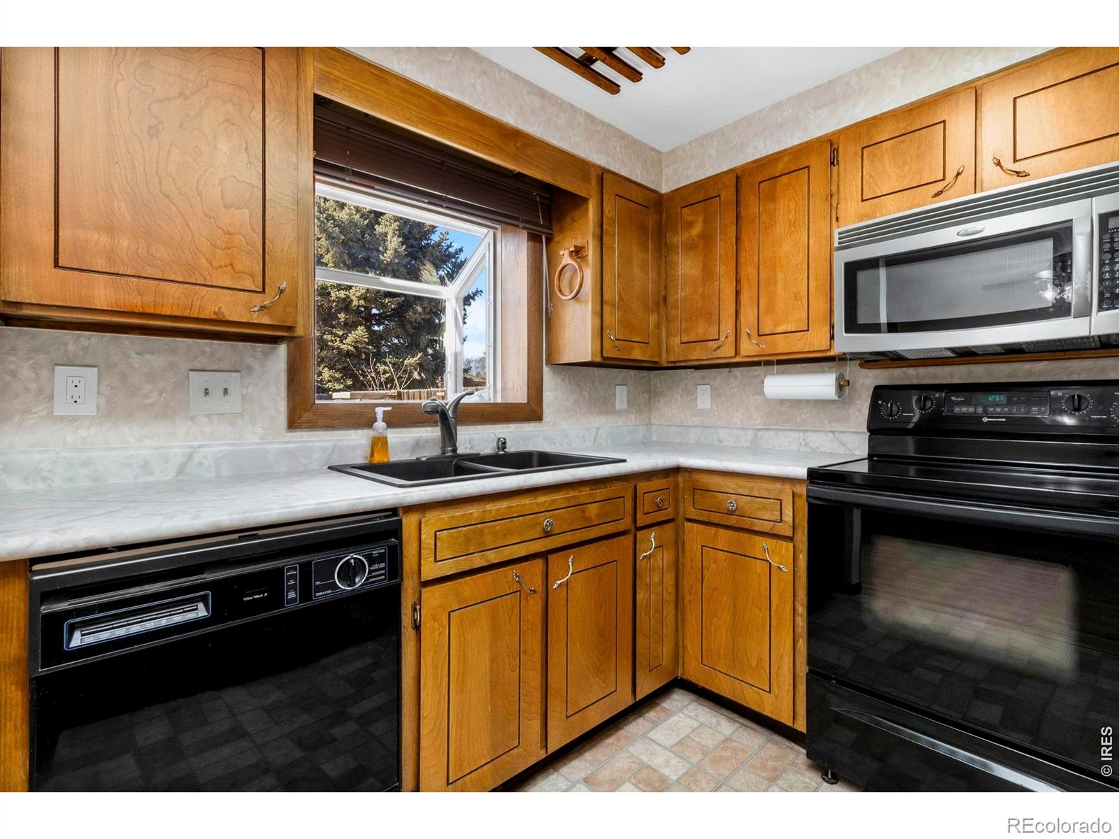 MLS Image #8 for 1407  willow drive,berthoud, Colorado